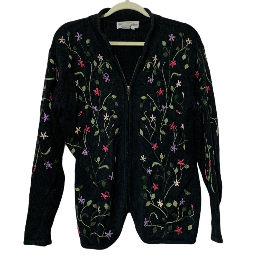 CQS-ZK937D3978Z BLACK TUMBLING EMBROIDERED CARDIGA